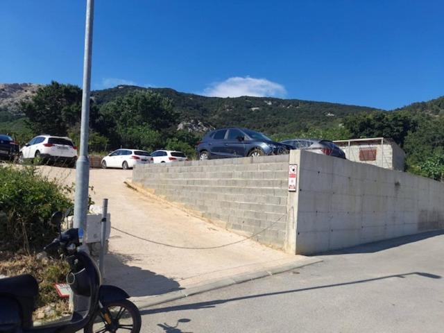 Ulica Dvori Narca 12 Apartment 4+2 Per. 巴斯卡 外观 照片