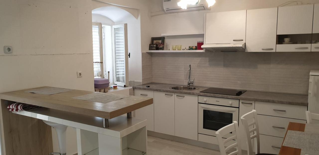 Ulica Dvori Narca 12 Apartment 4+2 Per. 巴斯卡 外观 照片