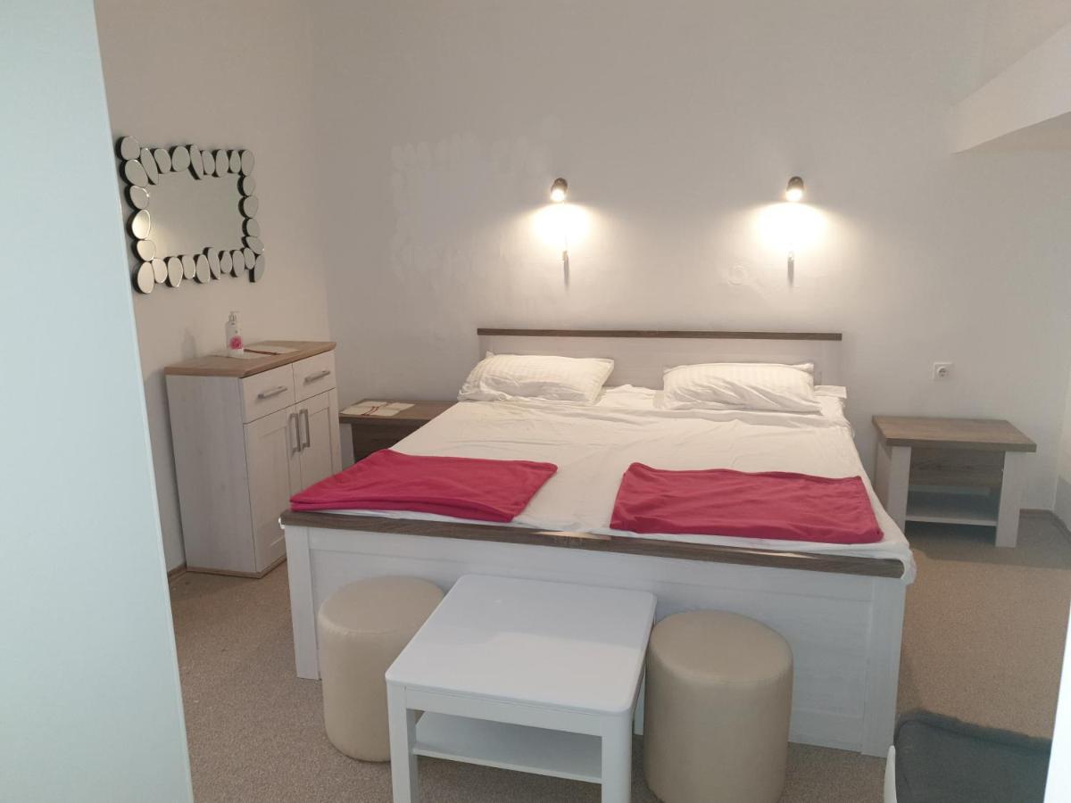 Ulica Dvori Narca 12 Apartment 4+2 Per. 巴斯卡 外观 照片